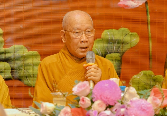 Trưởng lão Hòa thượng Thích Như Niệm ban đạo từ