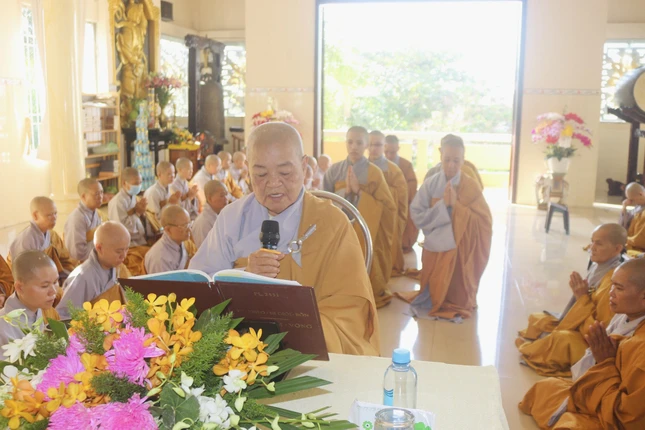 Ni trưởng Thích nữ Như Phương thuyết giới Ni trưởng Thích nữ Như Phương thuyết giới