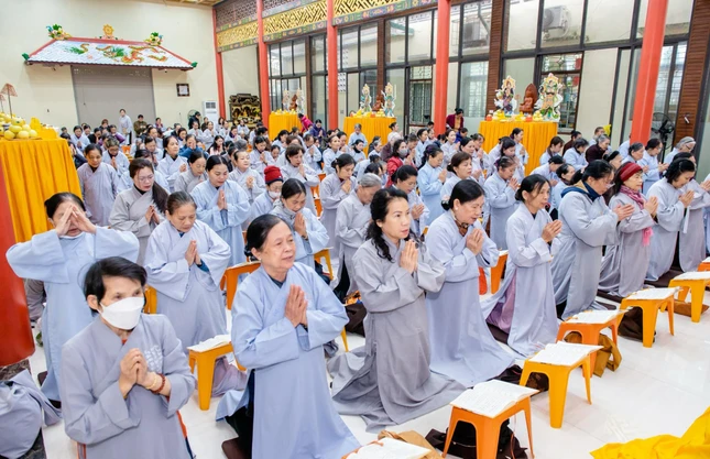 Đông đảo Phật tử về chùa Thanh Hà tham dự Pháp hội Dược Sư thất châu