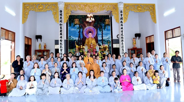 Tại chùa Pháp Hải