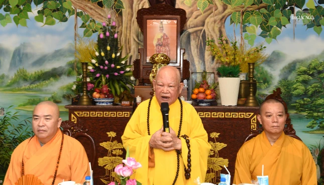 Hòa thượng Thích Tịnh Niệm ban đạo từ