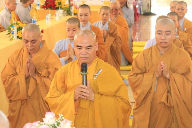 Thượng tọa Thích Tĩnh Triệt dâng lời phát nguyện