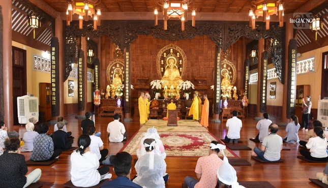 Cư sĩ Tống Hồ Cầm là hội viên kiến lập, Trưởng ban Hộ tự chùa Hải Quang cho đến ngày qua đời