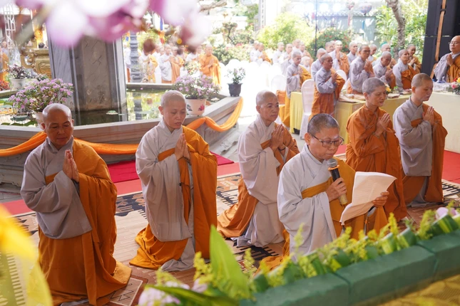 Ni trưởng Thích nữ Hạnh Trí dâng lời tưởng niệm