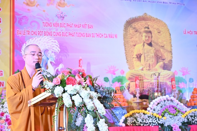 Đại đức Thích Từ Trí phát biểu khai mạc Đại đức Thích Từ Trí phát biểu khai mạc