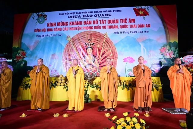 Chư tôn đức chứng minh buổi lễ