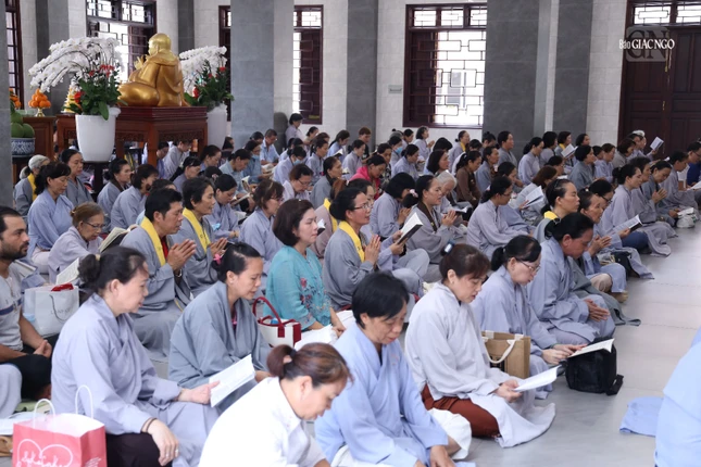 Khóa lễ tụng kinh