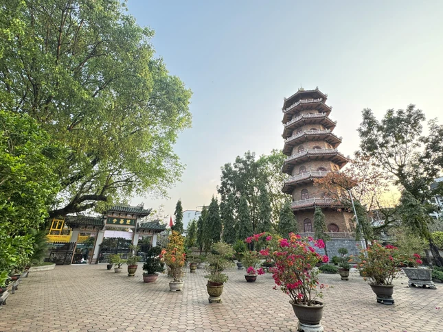 Chùa Từ Đàm không nằm trong danh sách được công nhận di tích lịch sử - văn hóa nhưng vẫn nhận được giấy mời làm việc, báo cáo thu chi tiền công đức