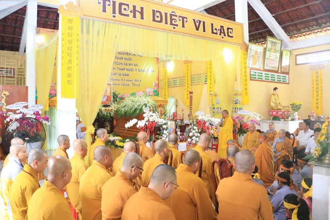 Quang cảnh buổi lễ Quang cảnh buổi lễ