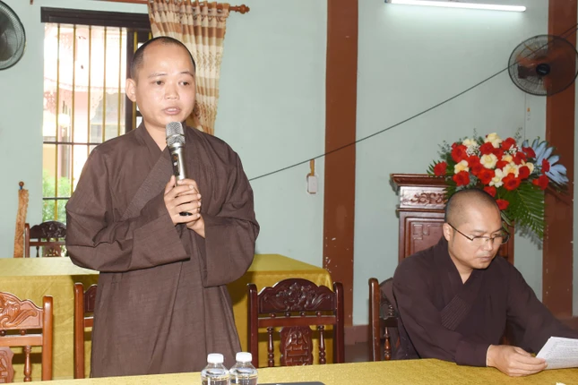 Đại đức Thích Đồng Tâm báo cáo hoạt động Phật sự