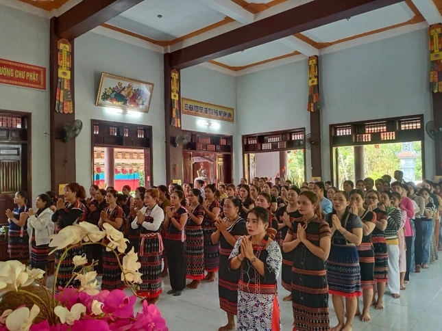 Hơn 200 đồng bào dân tộc tham dự khóa tu Hơn 200 đồng bào dân tộc tham dự khóa tu