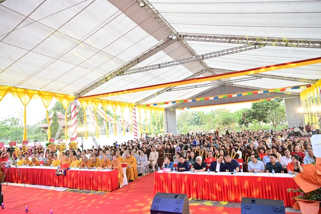 Chư Tăng Ni, đại biểu, Phật tử tham dự