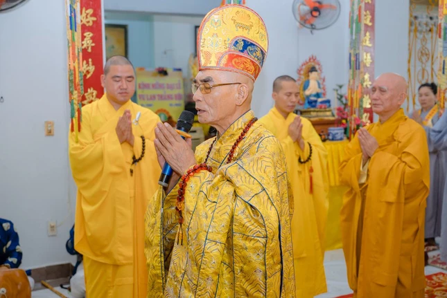 Hòa thượng Thích Tâm Thanh, sám chủ lễ cung tiến Giác linh