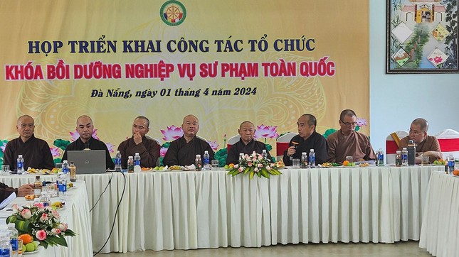 Thượng tọa Thích Viên Trí phát biểu khai mạc Thượng tọa Thích Viên Trí phát biểu khai mạc
