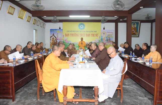 Quang cảnh phiên họp