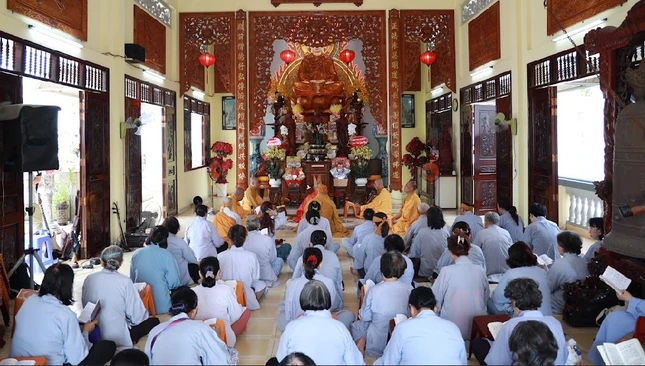 Khóa lễ tại chánh điện