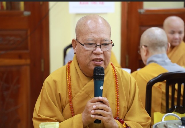 Hòa thượng Thích Tịnh Giác ban đạo từ Hòa thượng Thích Tịnh Giác ban đạo từ