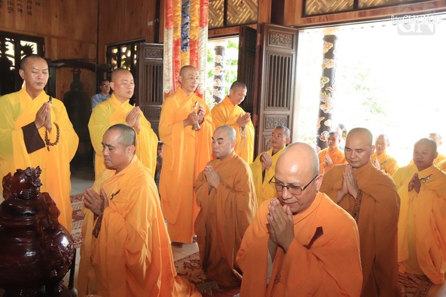 Pháp tử của cố Trưởng lão Hòa thượng tưởng niệm tôn sư