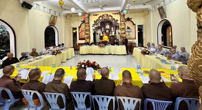 Quang cảnh phiên họp