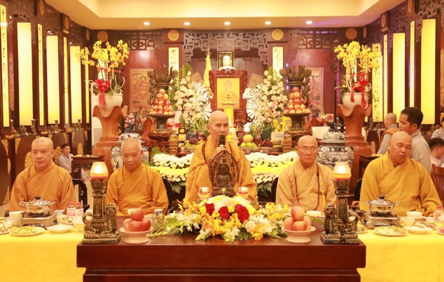 Hòa thượng Thích Thiện Lạc ban đạo từ Hòa thượng Thích Thiện Lạc ban đạo từ