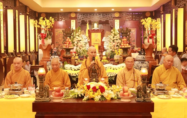 Hòa thượng Thích Thiện Lạc ban đạo từ