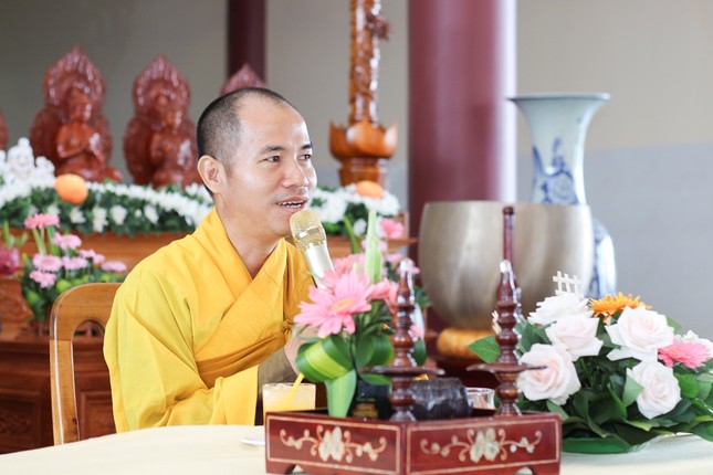 Đại đức Thích Nguyên Phương chia sẻ pháp thoại