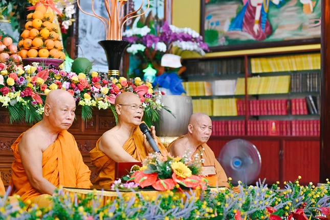 Hòa thượng Thích Minh Tuyên ban đạo từ