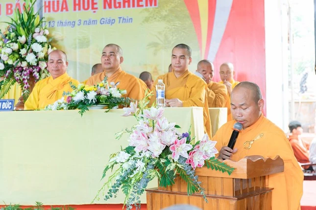 Đại đức Thích Nhuận Thông, trụ trì chùa Huệ Nghiêm phát biểu khai mạc