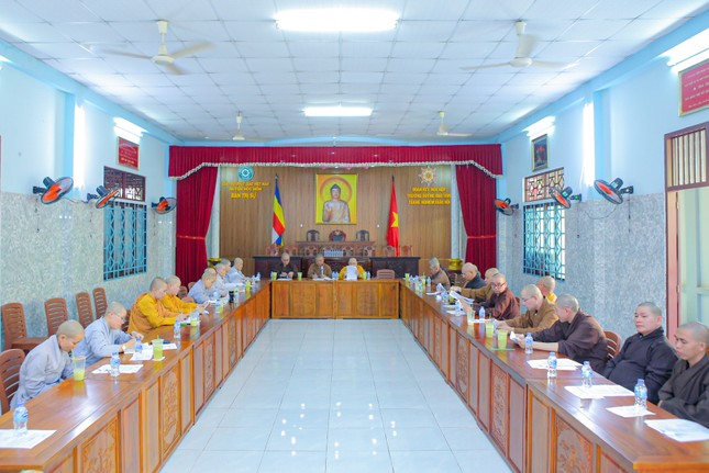 Quang cảnh phiên họp