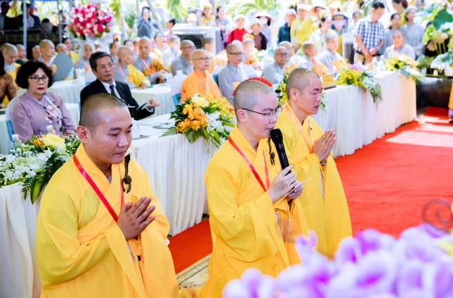 Đại đức Thích Nguyên An dâng lời phát nguyện