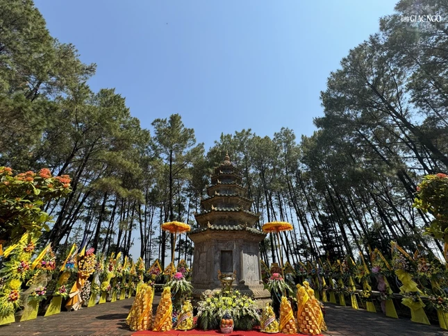 Bảo tháp Đại lão Hòa thượng trong khuôn viên Quốc tự Thiên Mụ