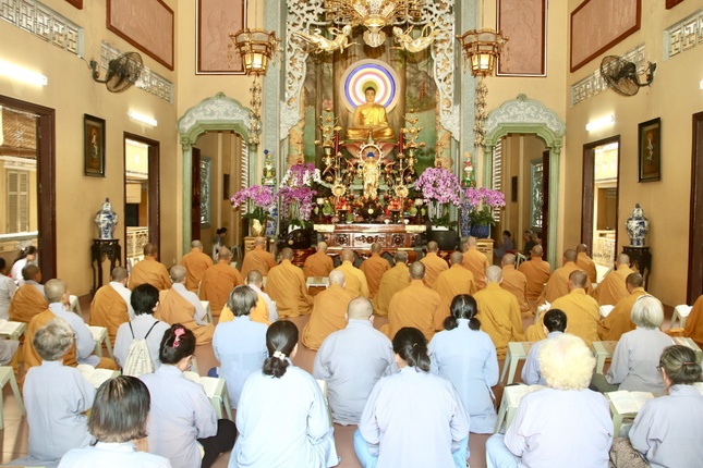 Đại chúng đồng tụng thời kinh A Di Đà Đại chúng đồng tụng thời kinh A Di Đà