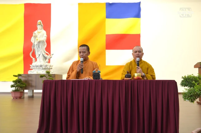 Hướng dẫn đại chúng niệm Phật