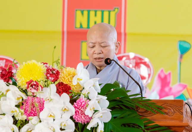 Ni sư Thích Đàm Hương ban huấn từ Ni sư Thích Đàm Hương ban huấn từ