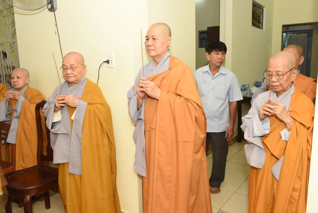 Nhất tâm cầu nguyện