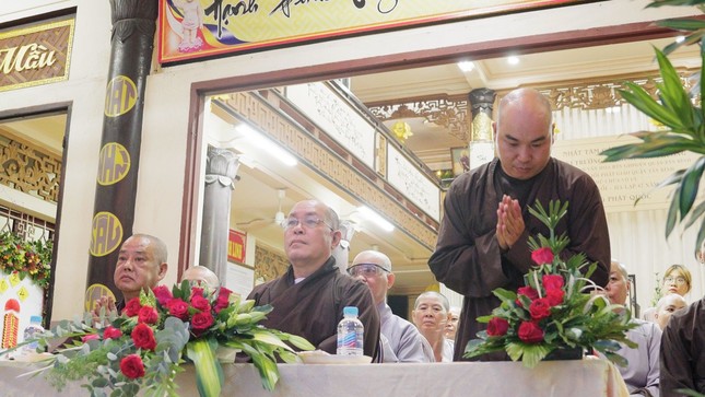 Chư tôn đức Tăng Ni tham dự chương trình