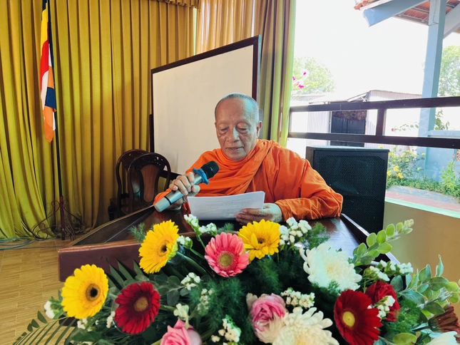 Trưởng lão Hoà thượng Tăng Nô phát biểu khai mạc hội nghị