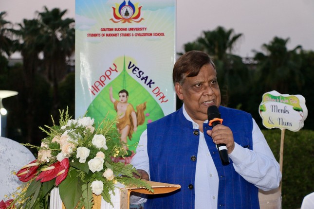 Lãnh đạo Trường Gautam Buddha phát biểu