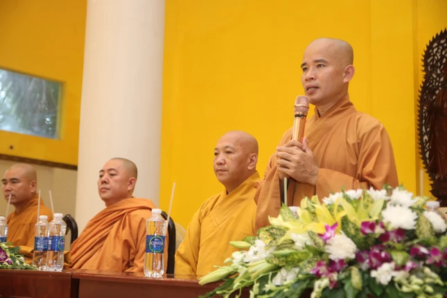 Thượng tọa Thích Huệ Chơn phát biểu chào mừng Thượng tọa Thích Huệ Chơn phát biểu chào mừng