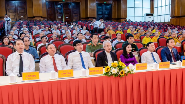 Lãnh đạo tỉnh Thanh Hóa và đại diện tôn giáo bạn Lãnh đạo tỉnh Thanh Hóa và đại diện tôn giáo bạn