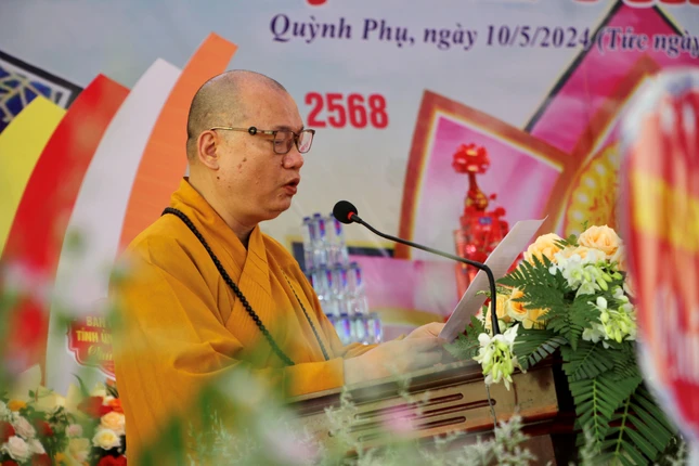 Thượng tọa Thích Thanh Nghĩa tuyên đọc Diễn văn Phật đản của Trưởng lão Hòa thượng Chủ tịch Hội đồng Trị sự GHPGVN