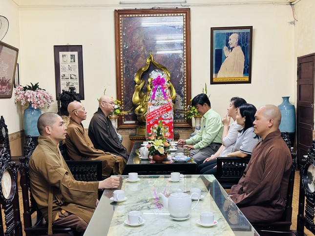 Thượng tọa Thích Minh Nhựt cùng chư tôn đức Thường trực Ban Trị sự Phật giáo Q.Phú Nhuận đón tiếp phái đoàn Thượng tọa Thích Minh Nhựt cùng chư tôn đức Thường trực Ban Trị sự Phật giáo Q.Phú Nhuận đón tiếp phái đoàn