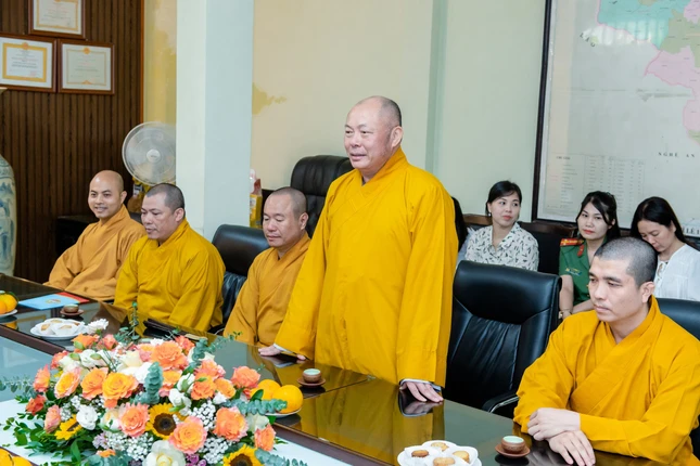 Thượng tọa Thích Tâm Định phát biểu tri ân Thượng tọa Thích Tâm Định phát biểu tri ân