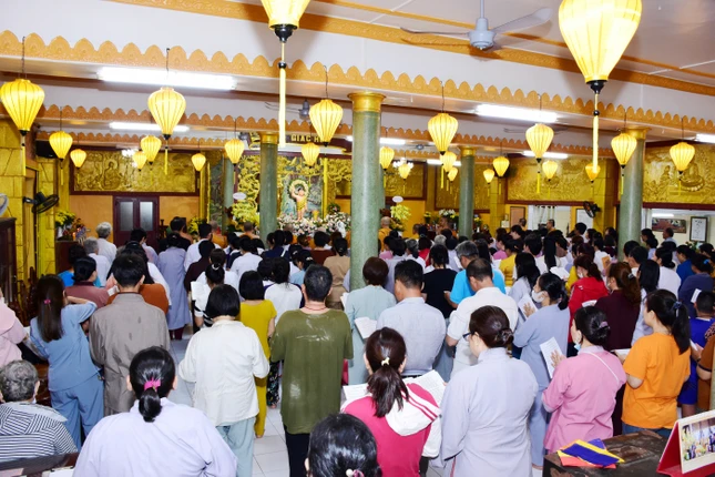 Quang cảnh buối lễ