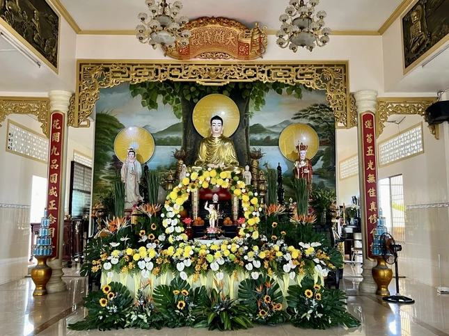 Tại chùa Liên Hoa