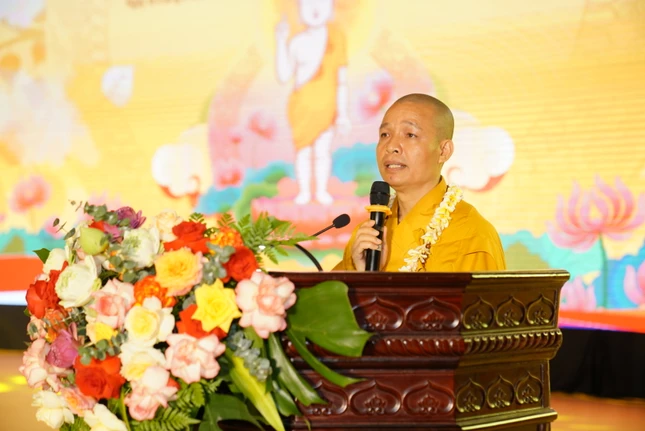 Thượng tọa Thích Minh Quang tuyên đọc Diễn văn Đại lễ Phật đản Phật lịch 2568