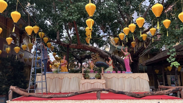 Vườn Lâm-tỳ-ni được thiết trí trong khuôn viên tịnh xá Lộc Uyển