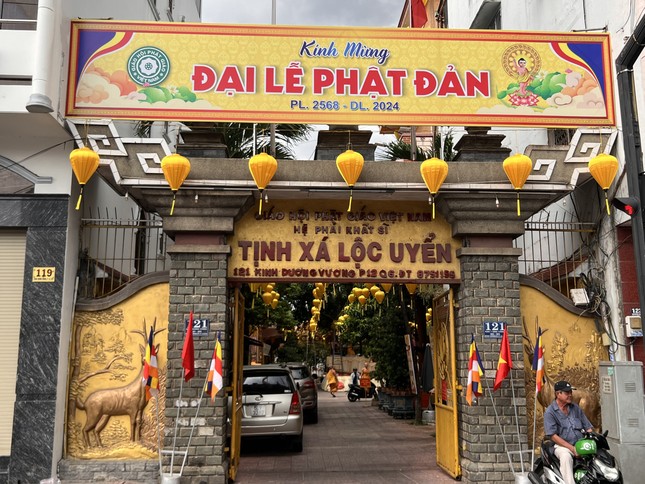 Tại tịnh xá Lộc Uyển