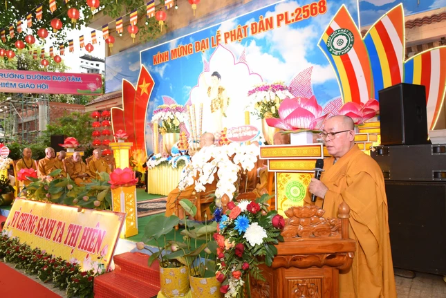 Thượng tọa Thích Đạt Đức tuyên đọc Diễn văn Phật đản Phật lịch 2568
