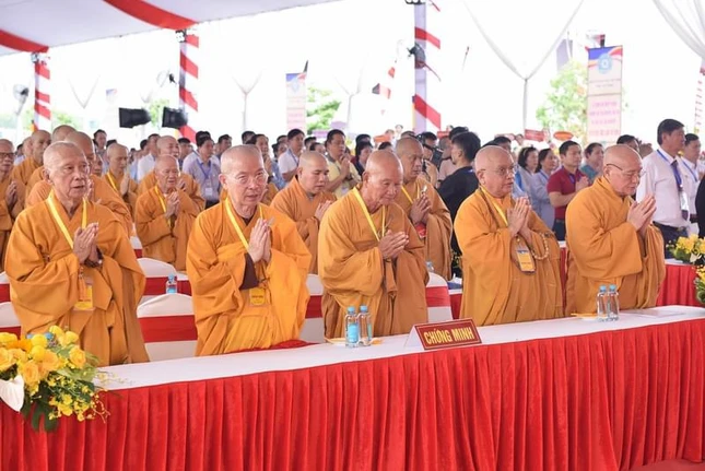 Niệm Phật cầu gia hộ